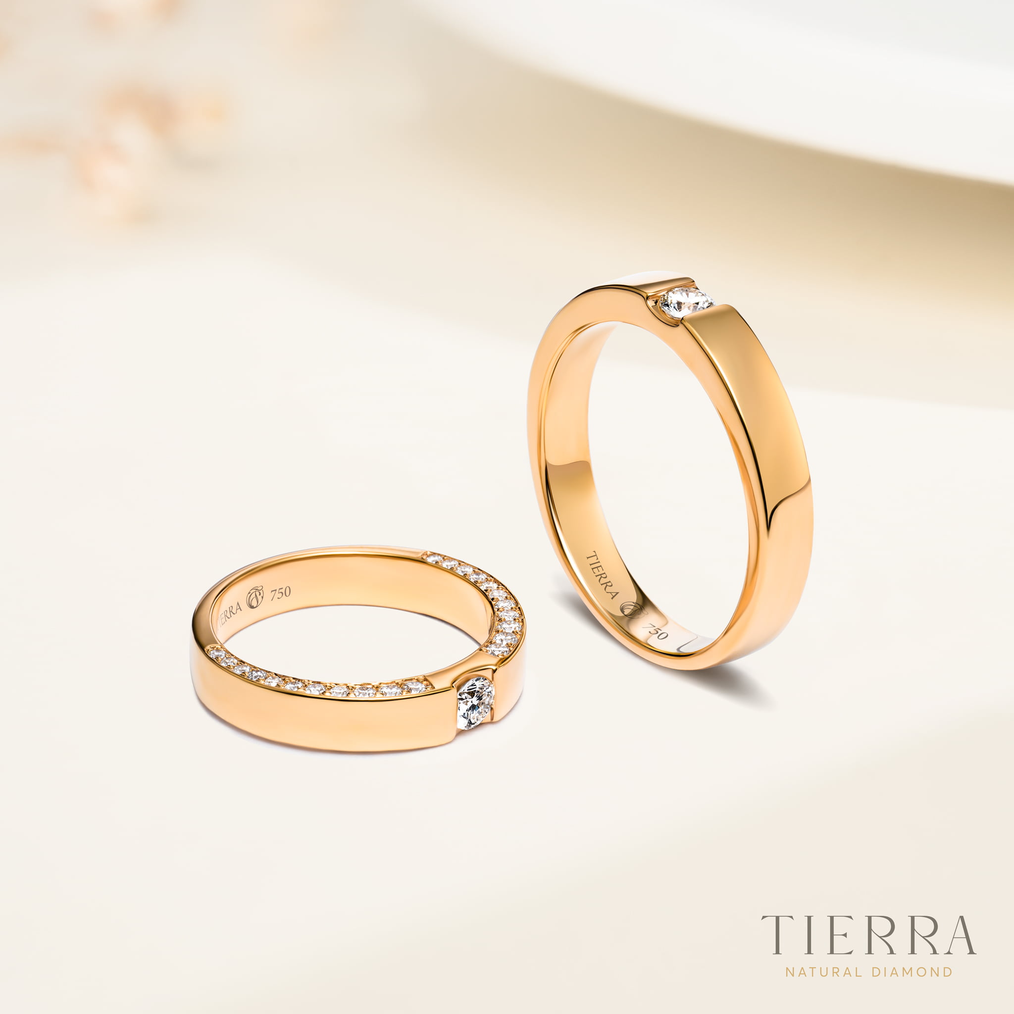 Nhẫn đôi kim cương sang trọng thu hút